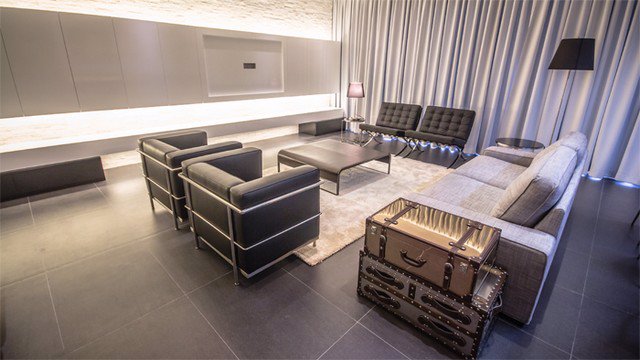 ขายหรือให้เช่าคอนโดมิเนียมสุดหรู-223-ตรม-3-ห้องนอน-4-ห้องน้ำ-บนทำเลที่ดีที่สุดในไทย