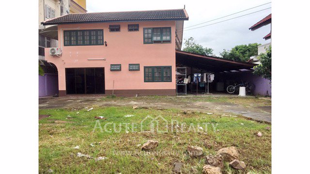 ขายอาคารพาณิชย์บนถนนเชียงใหม่-แม่ริม-ขาเข้าเมือง-ขนาด-16-ตรว-3-ชั้น-พร้อมชั้นลอย-มี-2-นอน-3-น้ำ