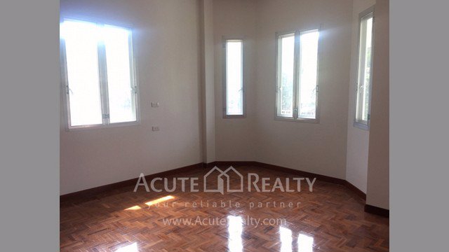 ขายบ้านใหม่-หางดง-เชียงใหม่-74-ตรว-3-ห้องนอน-2-ห้องน้ำ