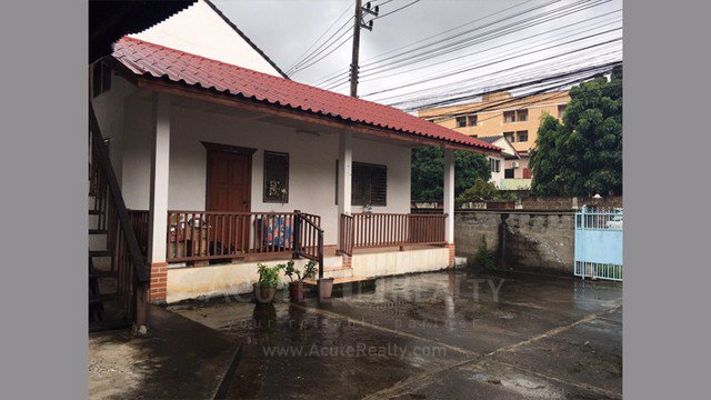 ขายบ้านบนถนนนิมมานเหมินท์-ขนาด-118-ตรว-3-นอน-2-น้ำ-ทำเลดีมาก-อยู่ใจกลางเมือง-และย่านธุรกิจ