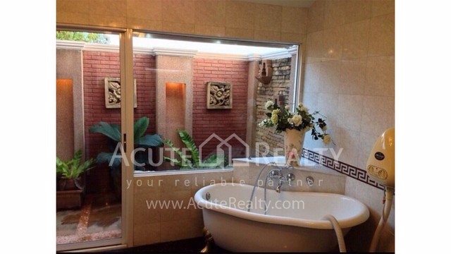 ขายหรือให้เช่าบ้านเดี่ยว-หมู่บ้านล้านนาธารา-อหางดง-147-ตรว-6-นอน-6-น้ำ-ห่างจากสนามบินเพียง-5-นาที