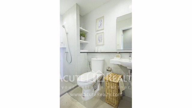 ขายหรือให้เช่า-เอสเซ็นท์-คอนโดมิเนียม-2347-ตรม-1-นอน-1-น้ำ-อยู่ติดเซ็นทรัลเฟสติวัลเชียงใหม่