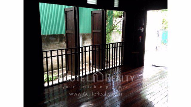 ขายบ้านสไตล์ล้านนาไทย-ในคูเมือง-จเชียงใหม่-61-ตรว-2-นอน-2-น้ำ-1-ใกล้ประตูท่าแพ