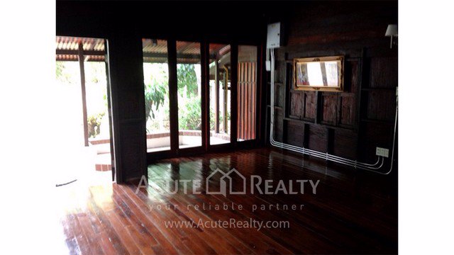 ขายบ้านสไตล์ล้านนาไทย-ในคูเมือง-จเชียงใหม่-61-ตรว-2-นอน-2-น้ำ-1-ใกล้ประตูท่าแพ