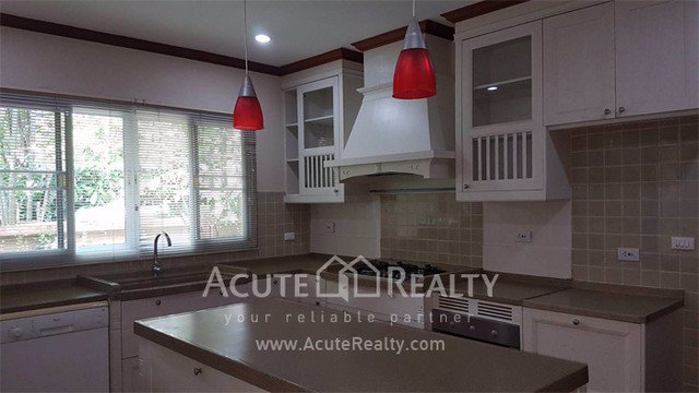 ขายบ้านหรูสไตล์ลักชูรี่-วงแหวนรอบกลาง-จเชียงใหม่-ที่ดิน-150-ตรว-2-ชั้น-3-นอน-5-น้ำ-ใกล้-มพายัพ