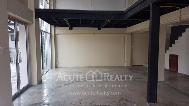 ขายอาคารพาณิชย์-ในกาดฝรั่ง-จเชียงใหม่-ขนาดที่ดิน-22-ตรว-2-ชั้น-2-คูหา-ทำเลดีมาก