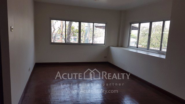 ขายอาคารพาณิชย์-ในกาดฝรั่ง-จเชียงใหม่-ขนาดที่ดิน-22-ตรว-2-ชั้น-2-คูหา-ทำเลดีมาก