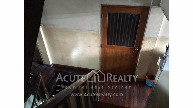 ขายอาคารพาณิชย์-ติดถนนหลัก-ในคูเมืองเชียงใหม่-ขนาด-34-ตรว-4-นอน-3-น้ำ-ทำเลดีมาก