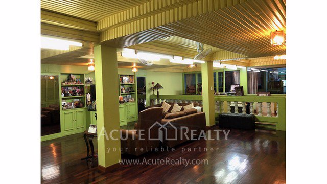 ขายอาคารพาณิชย์-ติดริมแม่น้ำปิง-จเชียงใหม่-865-ตรว-2-คูหา-6-นอน-7-น้ำ-ทำเลดี-อยู่ในย่านธุรกิจ