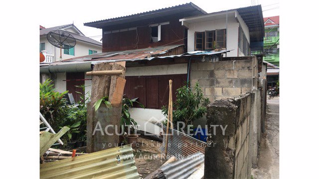 ขายที่ดินพร้อมสิ่งปลูกสร้าง-ในคูเมืองเชียงใหม่-ติดถนนหลัก-เนื้อที่-127-ตรว-ใกล้ประตูท่าแพ