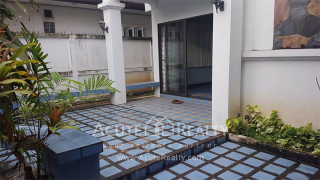 ขายบ้านเดี่ยว-อสันทราย-จเชียงใหม่-ขนาดที่ดิน-100-ตรว-2-ชั้น-5-ห้องนอน-4-ห้องน้ำ-ใกล้ตลาดสามแยก