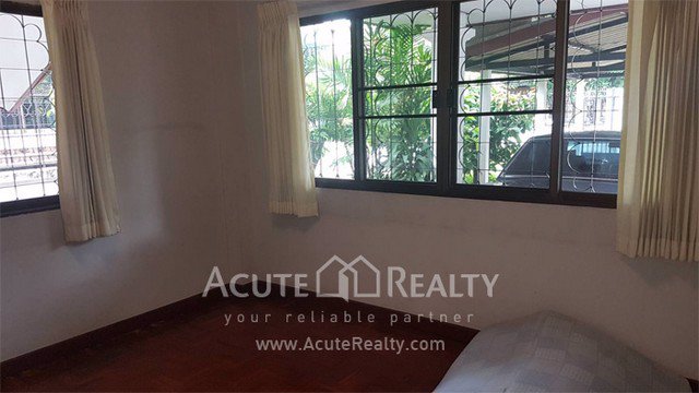 ขายบ้านเดี่ยว-อสันทราย-จเชียงใหม่-ขนาดที่ดิน-100-ตรว-2-ชั้น-5-ห้องนอน-4-ห้องน้ำ-ใกล้ตลาดสามแยก