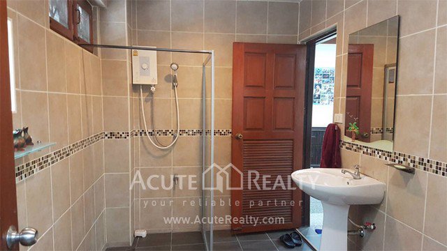 ขายบ้านหลังใหญ่กลางเมืองพร้อมที่ดินทำเลทอง-ขนาด-14570-ตรว-2-ชั้น-4-นอน-6-น้ำ-ใกล้สนามบิน