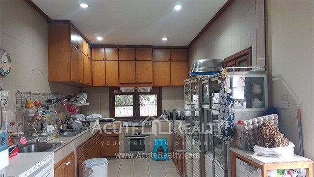 ขายบ้านหลังใหญ่กลางเมืองพร้อมที่ดินทำเลทอง-ขนาด-14570-ตรว-2-ชั้น-4-นอน-6-น้ำ-ใกล้สนามบิน