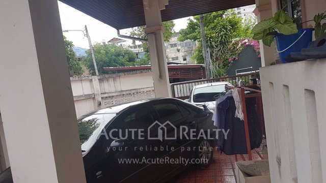 ขายหรือให้เช่าบ้านถนนช้างม่อย-เชียงใหม่-ขนาดที่ดิน-59-ตรว-2-นอน-2-น้ำ-ใกล้ประตูท่าแพ