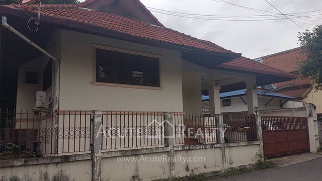 ขายหรือให้เช่าบ้านถนนช้างม่อย-เชียงใหม่-ขนาดที่ดิน-59-ตรว-2-นอน-2-น้ำ-ใกล้ประตูท่าแพ