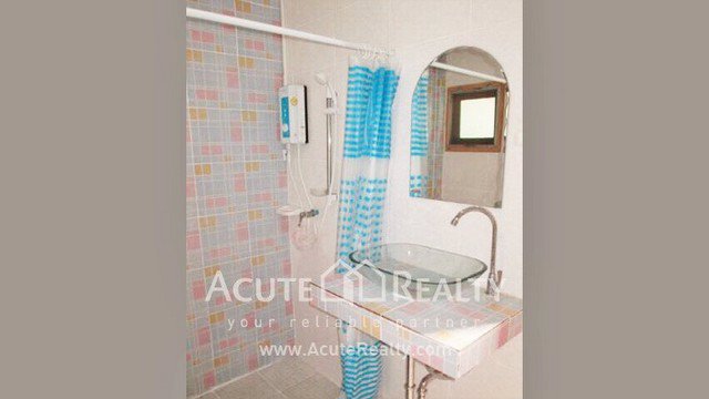 ขายทาว์นเฮ้าส์หลังมหาวิทยาลัยเชียงใหม่-ขนาด-31-ตรว-3-นอน-2-น้ำ-ทำเลดี-ย่านธุรกิจ