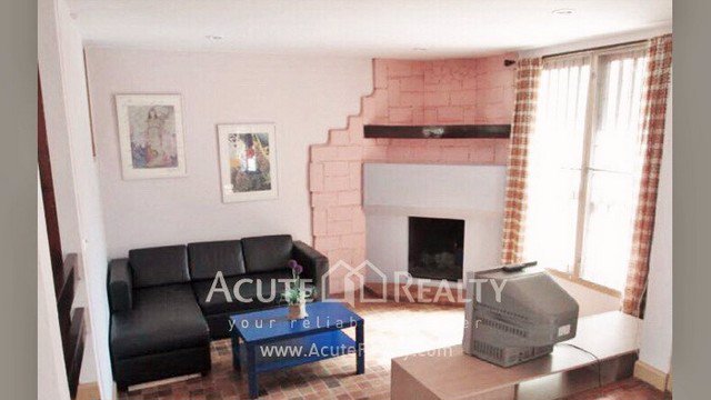 ขายทาว์นเฮ้าส์หลังมหาวิทยาลัยเชียงใหม่-ขนาด-31-ตรว-3-นอน-2-น้ำ-ทำเลดี-ย่านธุรกิจ