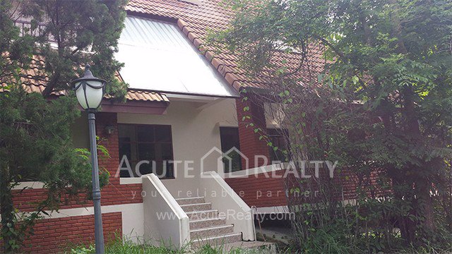 ขายบ้าน-ตป่าปอง-อดอยสะเก็ด-จเชียงใหม่-ขนาด-373-ตรว-3-ชั้น-5-นอน-4-น้ำ-ใกล้วัดพระธาตุดอยสะเก็ด