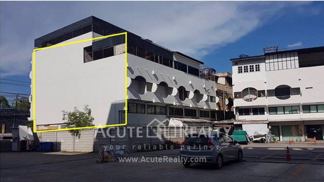 ขายหรือให้เช่าอาคารพาณิชย์-ถนนห้วยแก้ว-จเชียงใหม่-ขนาด-1820-ตรว-ทำเลดี-อยู่ใกล้นิมมานเหมินทร์