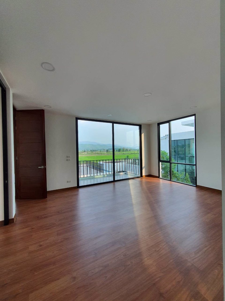 ขายบ้านสวย-สไตล์โมเดิร์น-วิวเทือกเขา