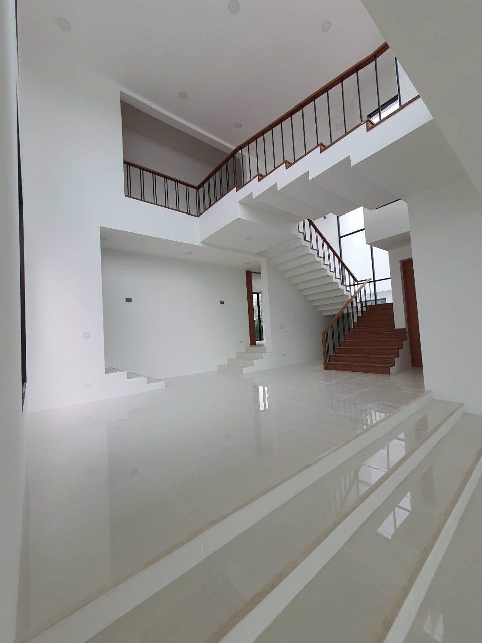 ขายบ้านสวย-สไตล์โมเดิร์น-วิวเทือกเขา