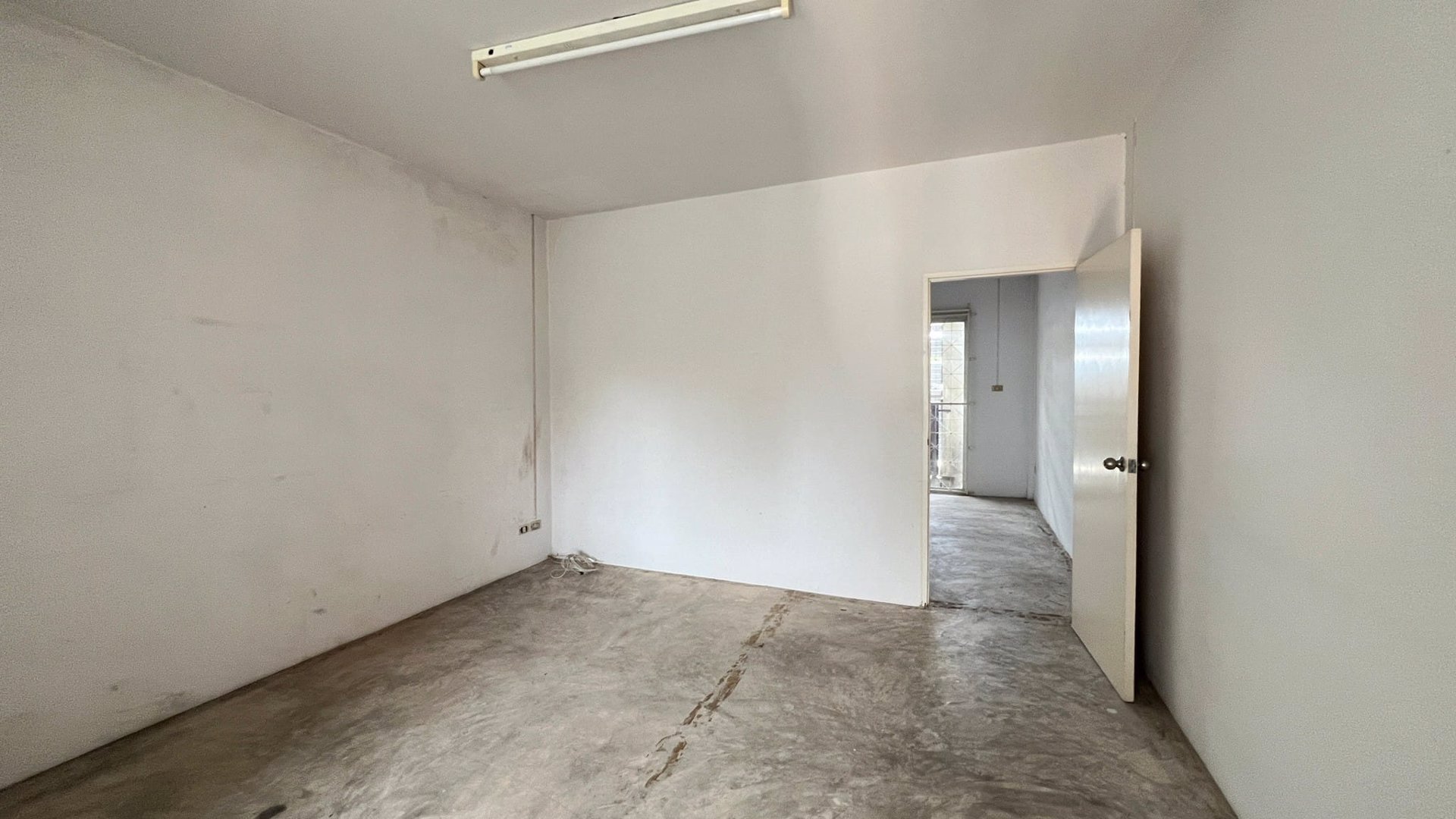 ขายตึก-3-ชั้นหัวหิน-ติดถนนเพชรเกษม-เจ้าของขายเอง-