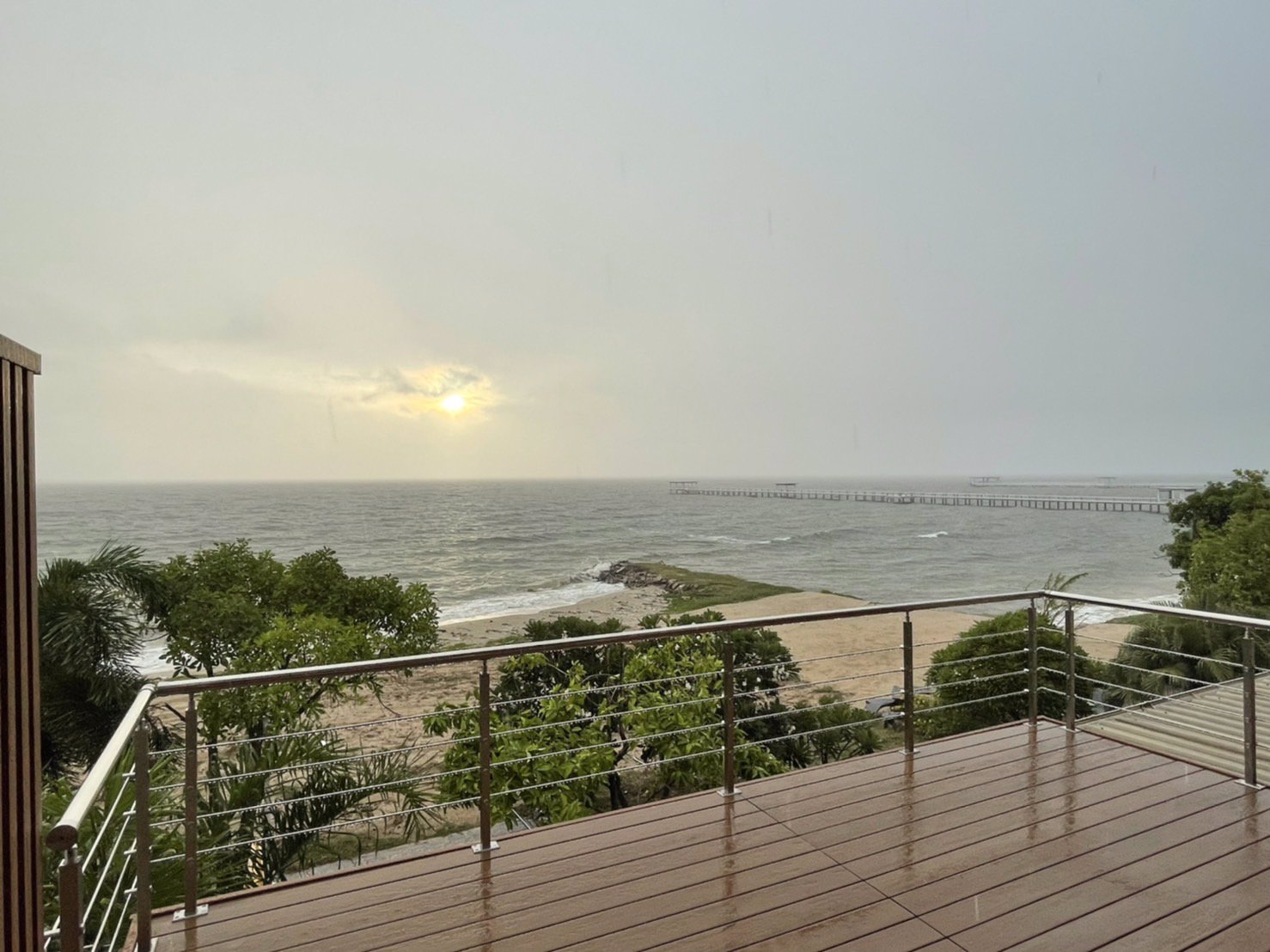 ขาย-บ้านพักตากอากาศ-ริมทะเล-คาซาลูน่า-casalunar-ใกล้หาดบางแสน-หน้าบ้านติดทะเล-มีสระว่ายน้ำส่วนตัว