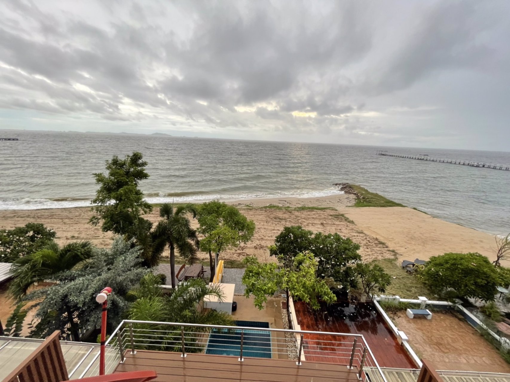 ขาย-บ้านพักตากอากาศ-ริมทะเล-คาซาลูน่า-casalunar-ใกล้หาดบางแสน-หน้าบ้านติดทะเล-มีสระว่ายน้ำส่วนตัว