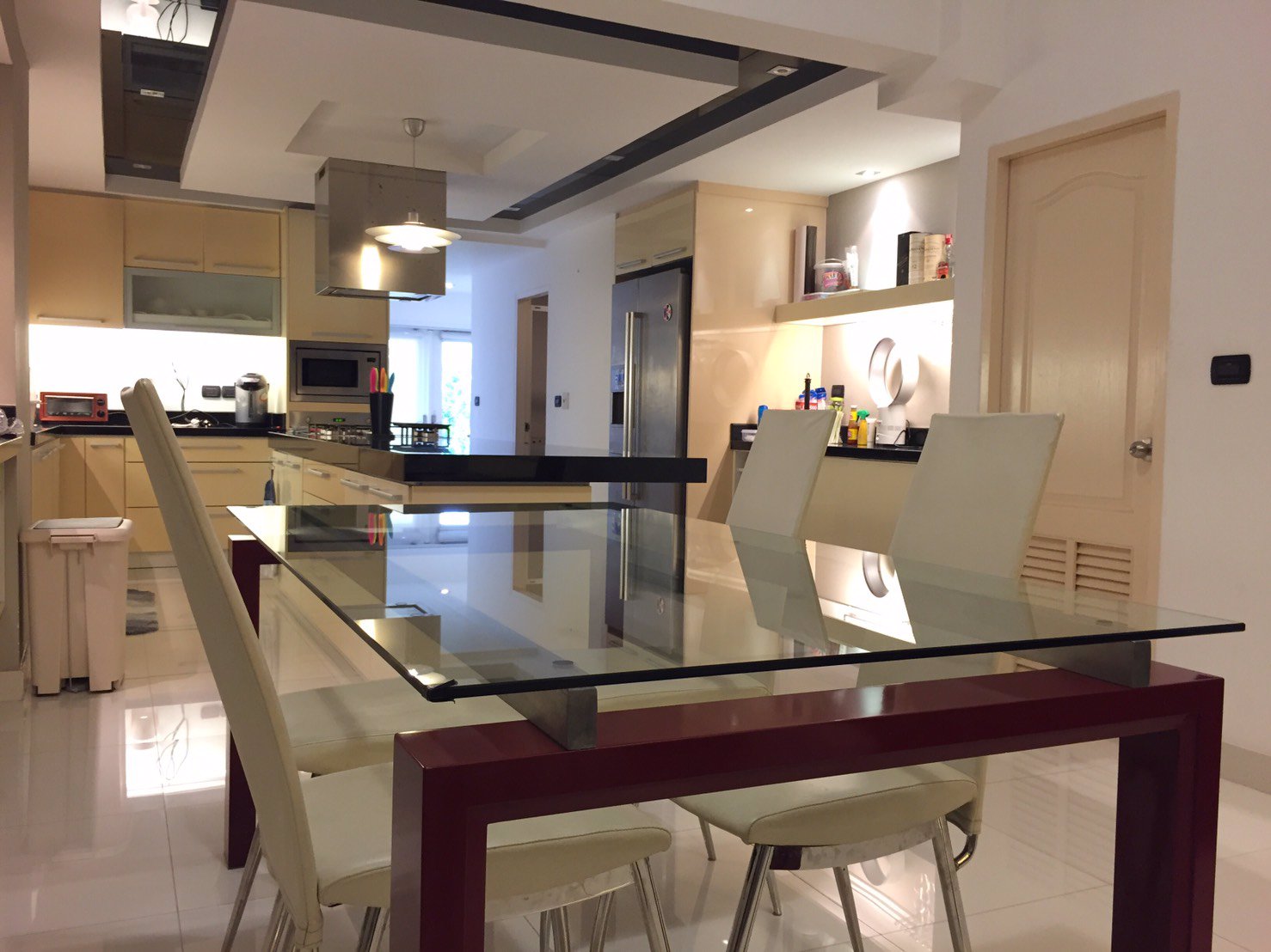 ขาย-บ้านพักตากอากาศ-ริมทะเล-คาซาลูน่า-casalunar-ใกล้หาดบางแสน-หน้าบ้านติดทะเล-มีสระว่ายน้ำส่วนตัว