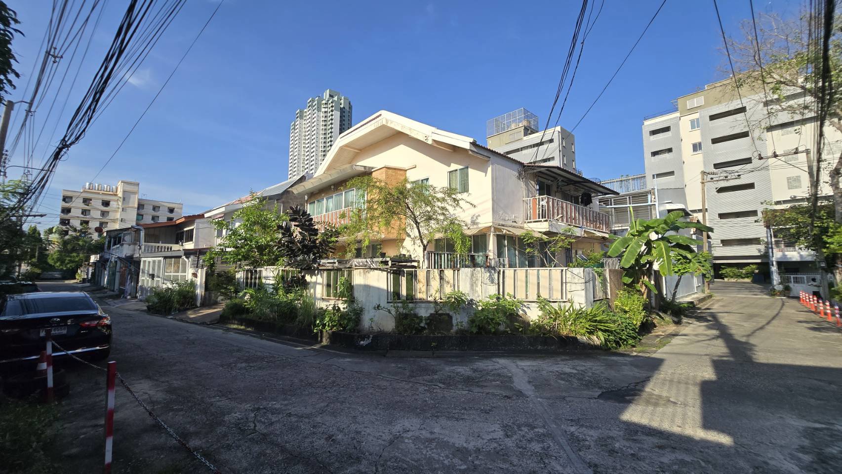 ขาย-บ้านเดี่ยว-หลังมุม-เนื้อที่-61-ตรว-ซอยสมเด็จพระปิ่นเกล้า-17-ฝั่งตรงข้ามพาต้า-ปิ่นเกล้า-