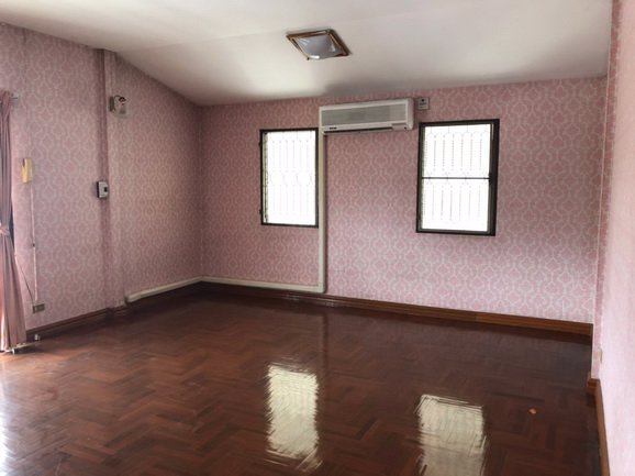 เช่าบ้านเดี่ยวนนทบุรี-ใกล้-mrt-กระทรวงสาธารณสุข-300-เมตร-โฮมออฟฟิส-203-ตรว-350-ตรม-จอดรถหลายคัน