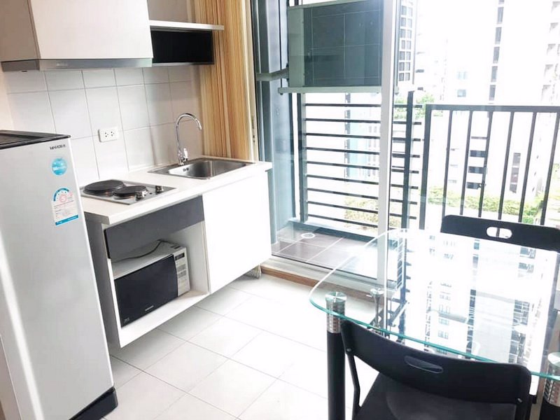 คอนโด-ให้เช่าคอนโด-the-base-sukhumvit-77-เดอะ-เบส-สุขุมวิท-77-วิวสระน้ำ-31-ตรม-b101350