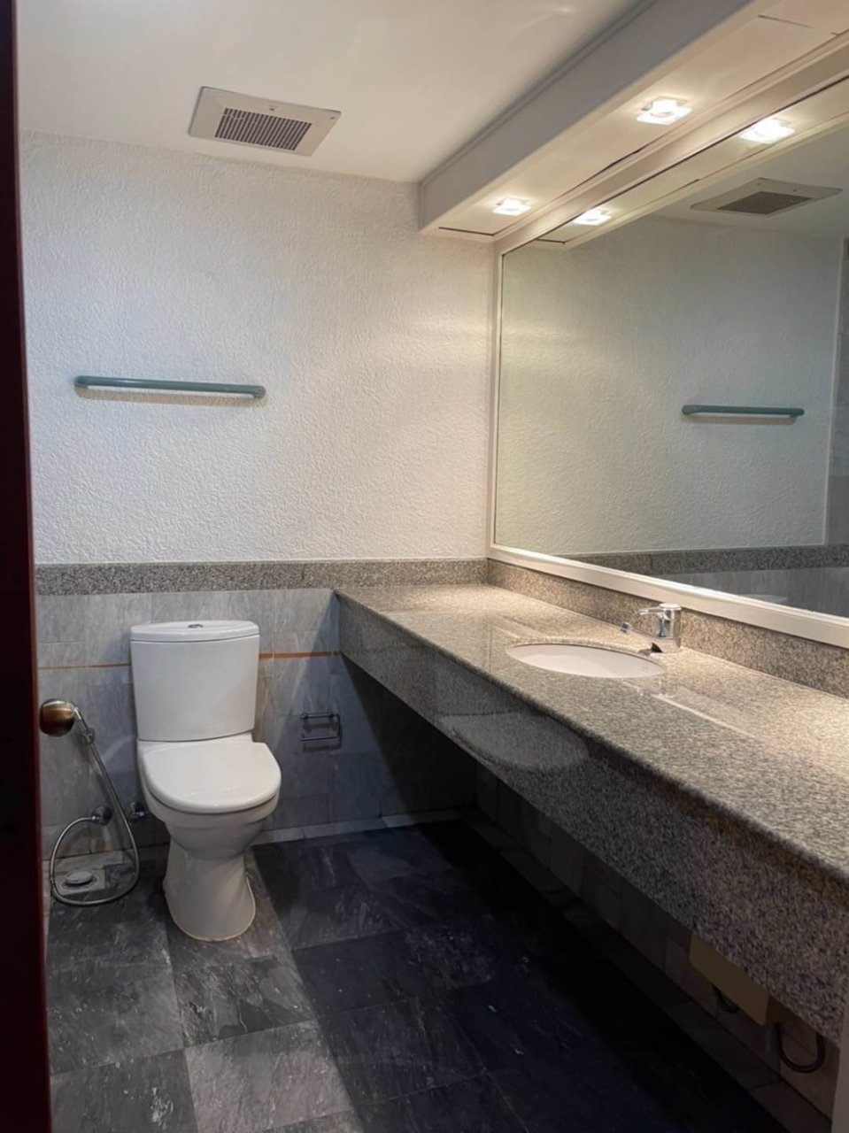 คอนโดทำเลทอง-ใกล้แยกอโศก-ใจกลางกรุงเทพ