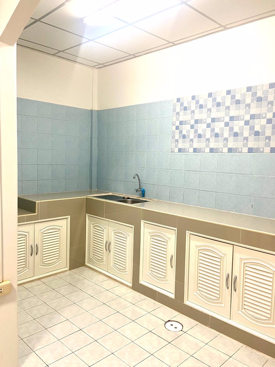 ขายบ้านรีโนเวทใหม่พร้อมอยู่-ทาวเฮ้าส์-2-นอน-2-น้ำ-ใกล้เซ็นทรัลพระราม-2