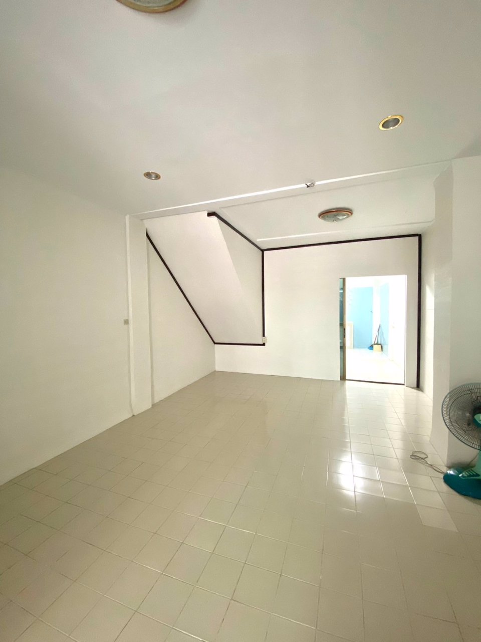 ขายบ้านรีโนเวทใหม่พร้อมอยู่-ทาวเฮ้าส์-2-นอน-2-น้ำ-ใกล้เซ็นทรัลพระราม-2