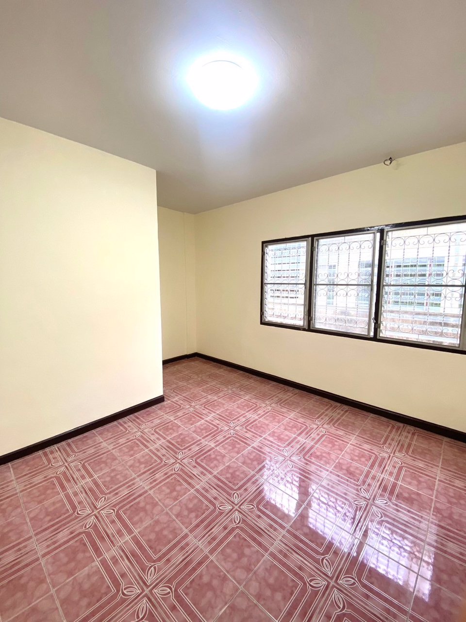 ขายบ้านรีโนเวทใหม่พร้อมอยู่-ทาวเฮ้าส์-2-นอน-2-น้ำ-ใกล้เซ็นทรัลพระราม-2