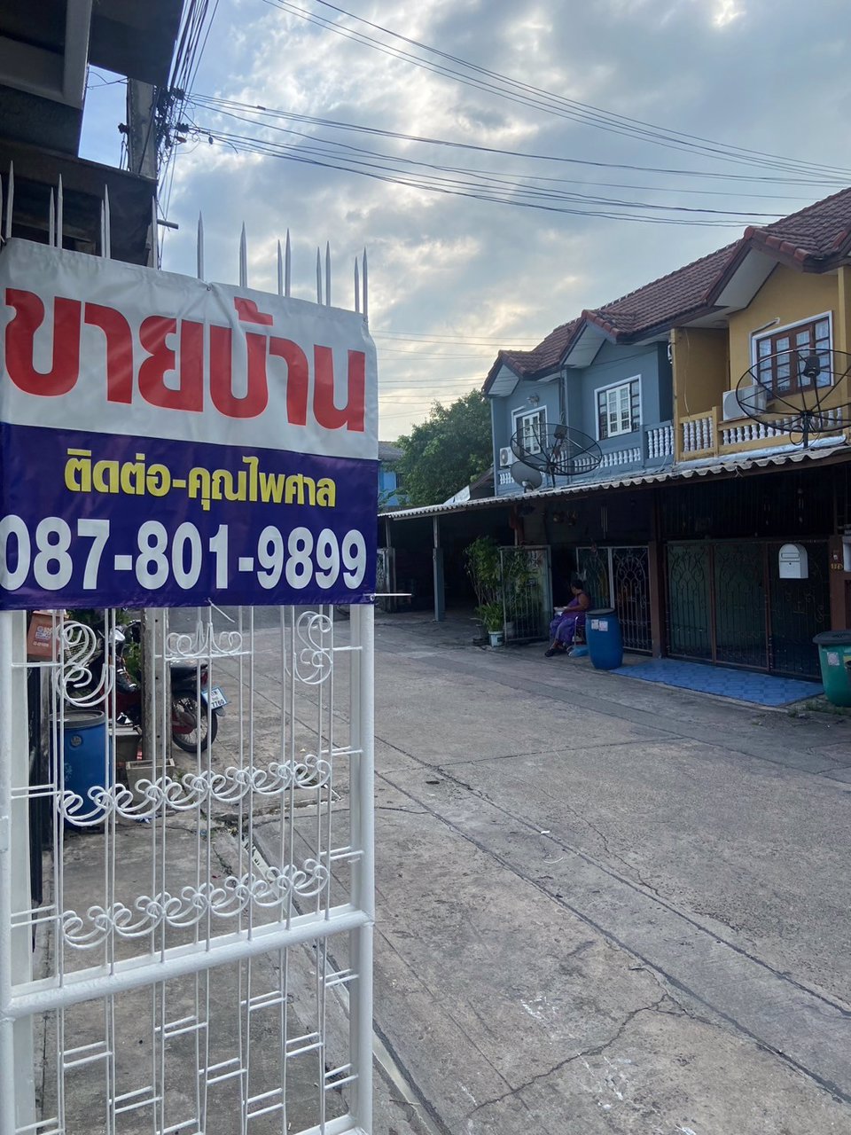 ขายบ้านรีโนเวทใหม่พร้อมอยู่-ทาวเฮ้าส์-2-นอน-2-น้ำ-ใกล้เซ็นทรัลพระราม-2