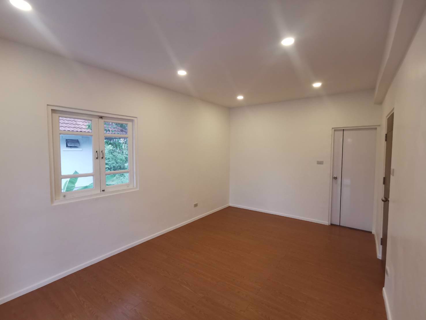 ขายหมู่บ้านมิตรมุกต์-สันกำแพง-บ้าน-2-ชั้น-3-ห้องนอน-3-ห้องน้ำ-ที่ดินเนื้อที่-75-ตารางวา-ห้องครั