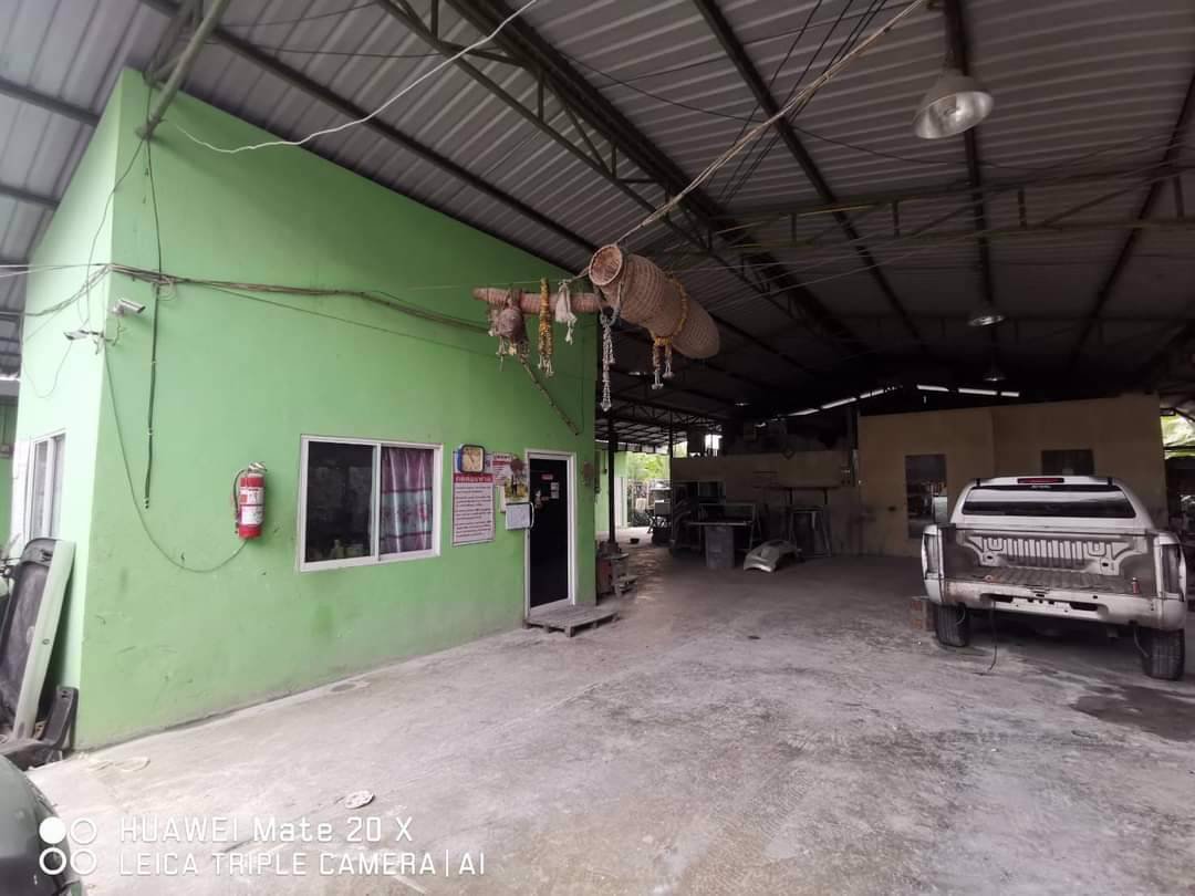 ขายที่ดิน-พร้อม-อาคาร-เนื้อที่-350ตารางวา-ทำเลดี-ติดถนน