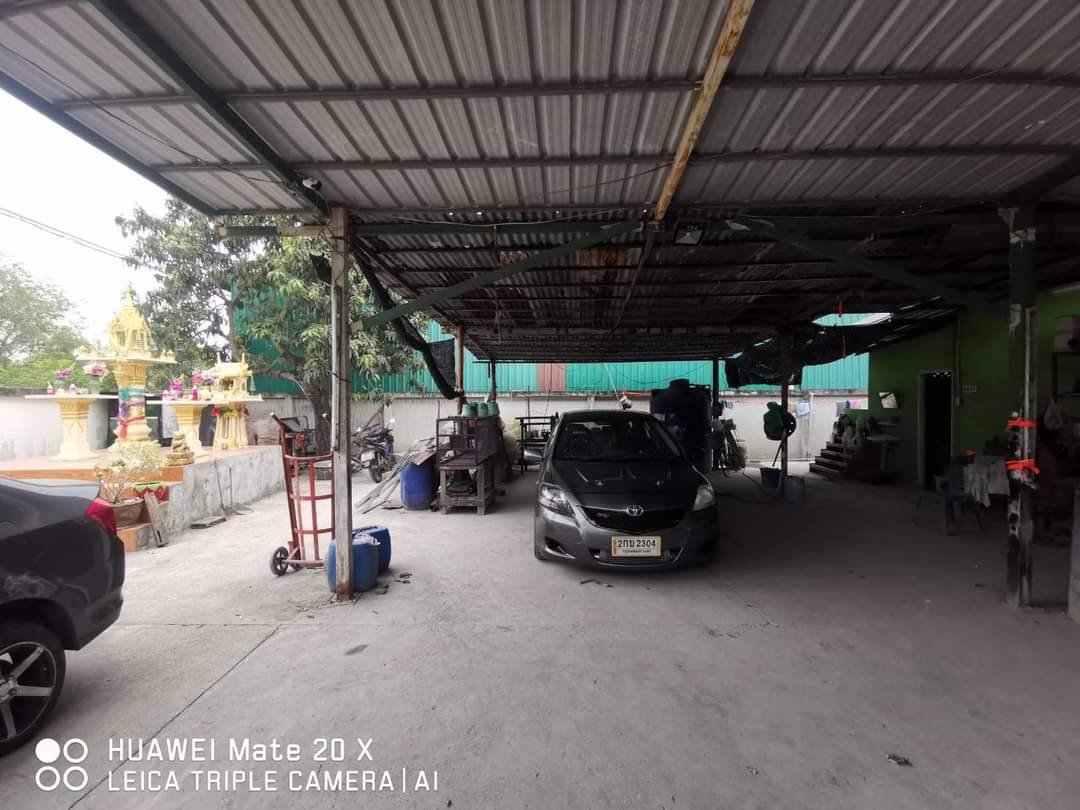 ขายที่ดิน-พร้อม-อาคาร-เนื้อที่-350ตารางวา-ทำเลดี-ติดถนน