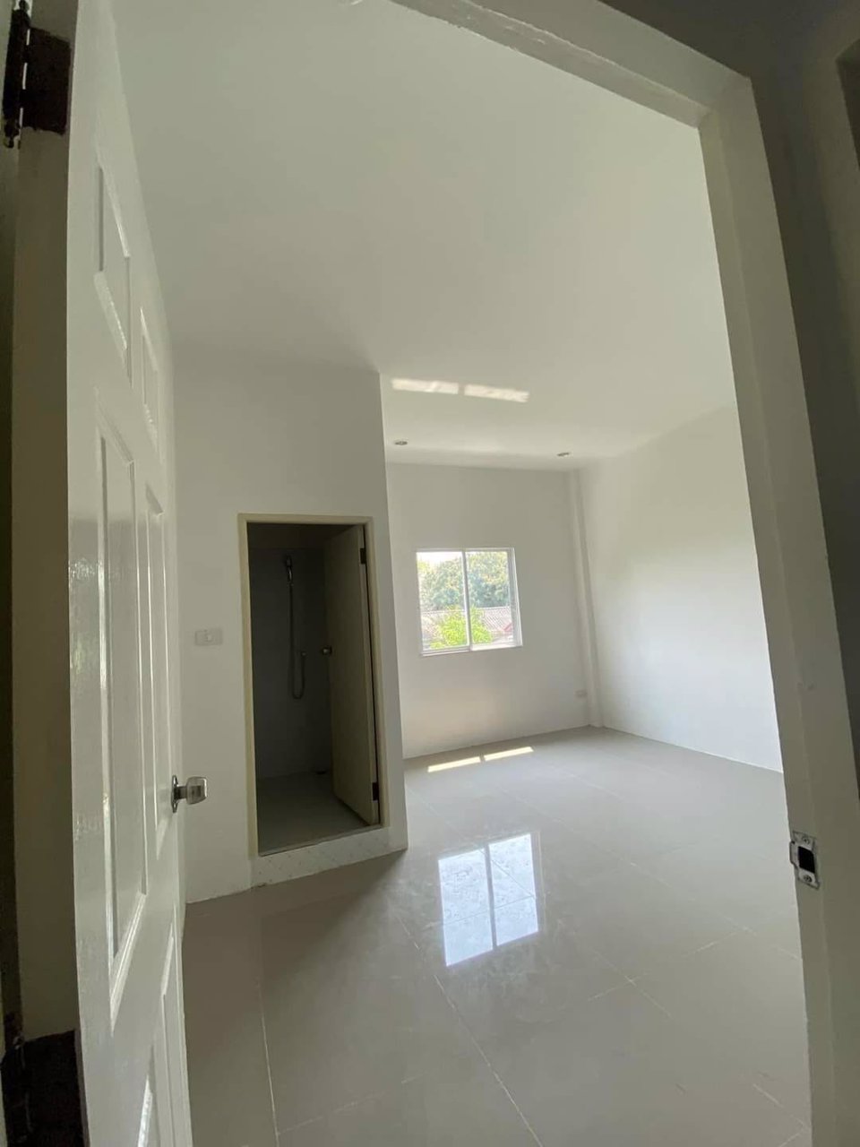 ทาวน์โฮมหลังตลาดเจริญเจริญเดินไป-20มถึง