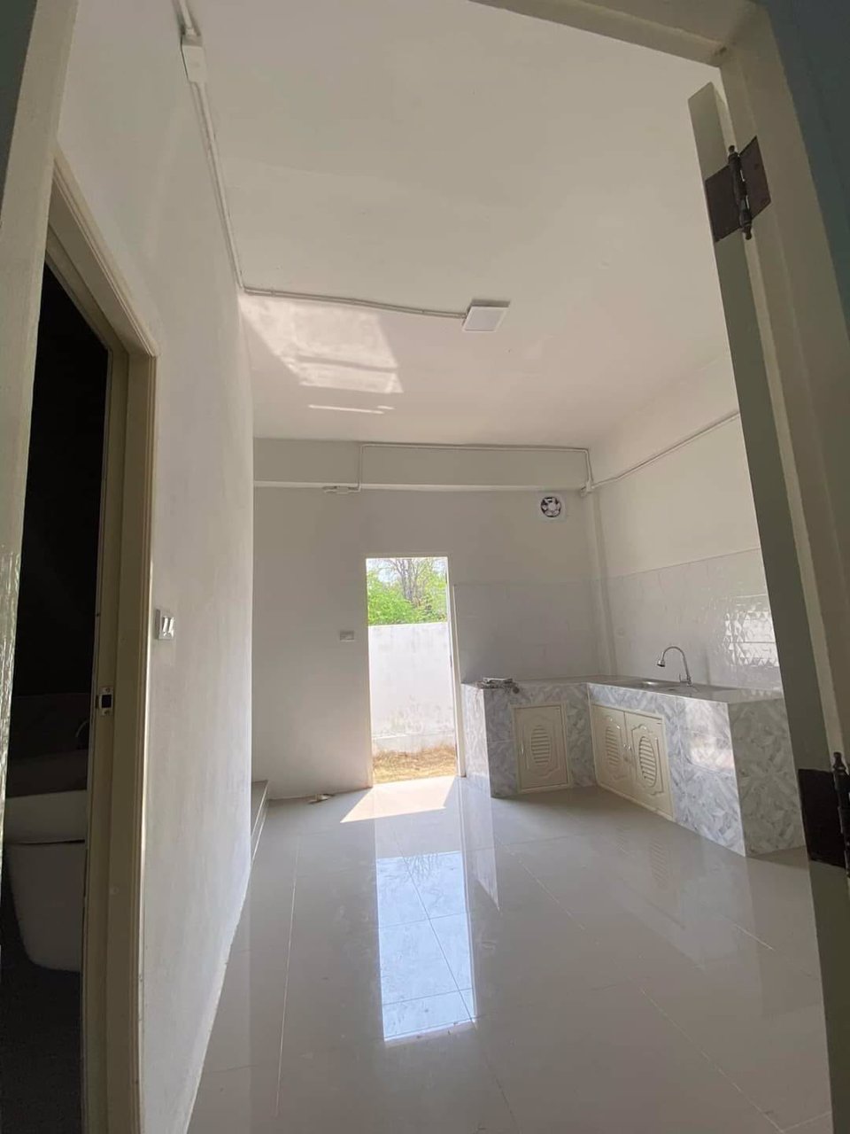 ทาวน์โฮมหลังตลาดเจริญเจริญเดินไป-20มถึง