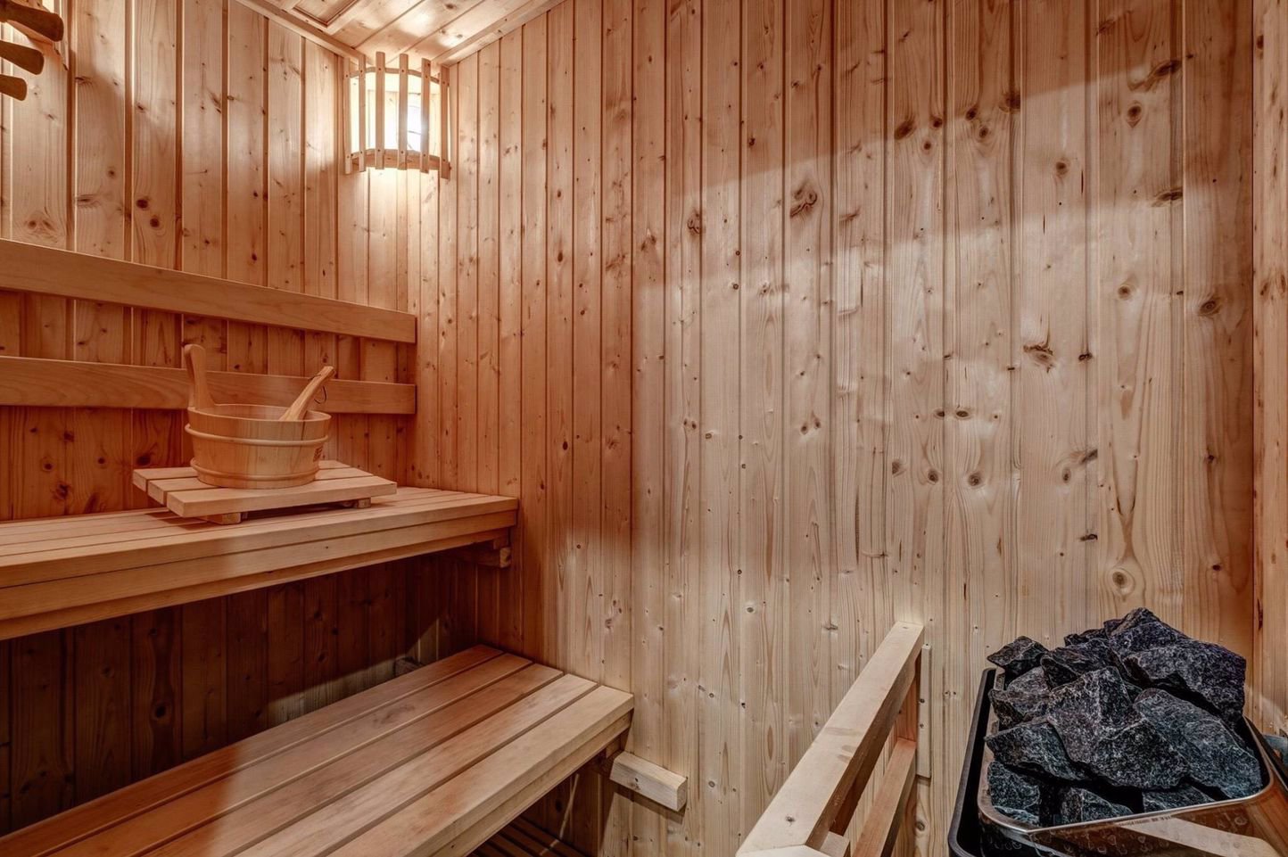 ขาย-blossom-condo-sathorn-charoenrat-ใกล้-bts-สุรศักดิ์-1-นอน-30-ตรม