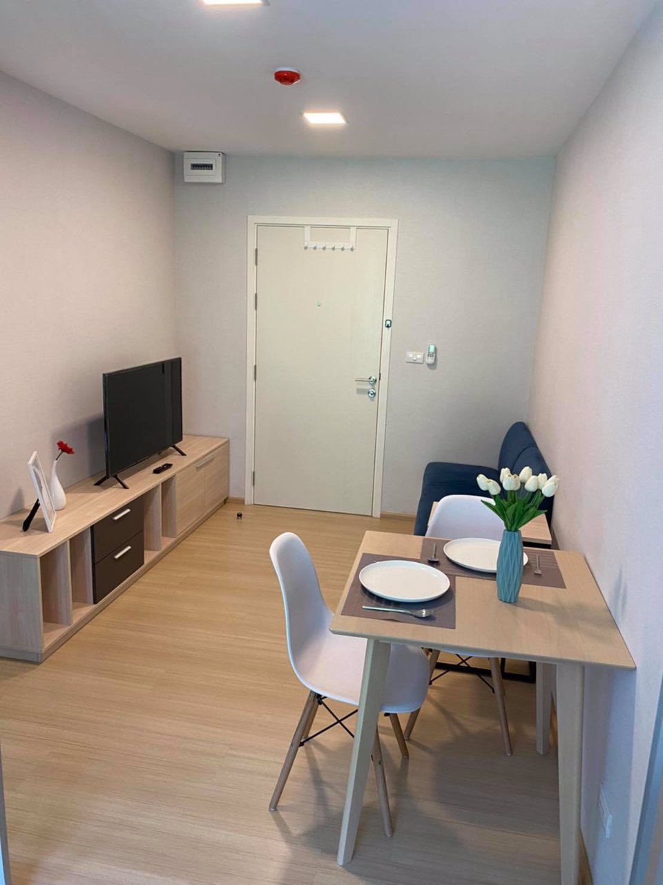 ให้เช่าพลัมคอนโดรังสิต-อไลฟ์-เฟส-1-วิวสระ-ชั้น-3-เฟอร์ครบ-9000-รวมส่วนกลาง