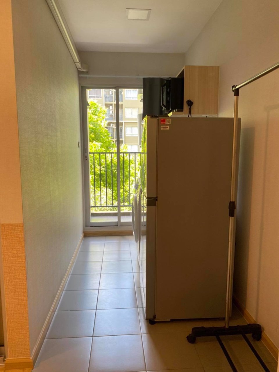 ให้เช่าพลัมคอนโดรังสิต-อไลฟ์-เฟส-1-วิวสระ-ชั้น-3-เฟอร์ครบ-9000-รวมส่วนกลาง