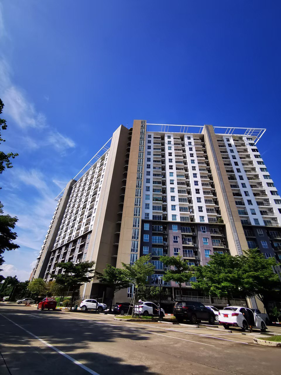 เช่า-ขาย-คอนโดสไตล์รีสอร์ท-วิวทะเลสาปใจกลางเมือง-คอนโดปาร์คแลนด์-เลคไซค์-ศรีนครินทร์