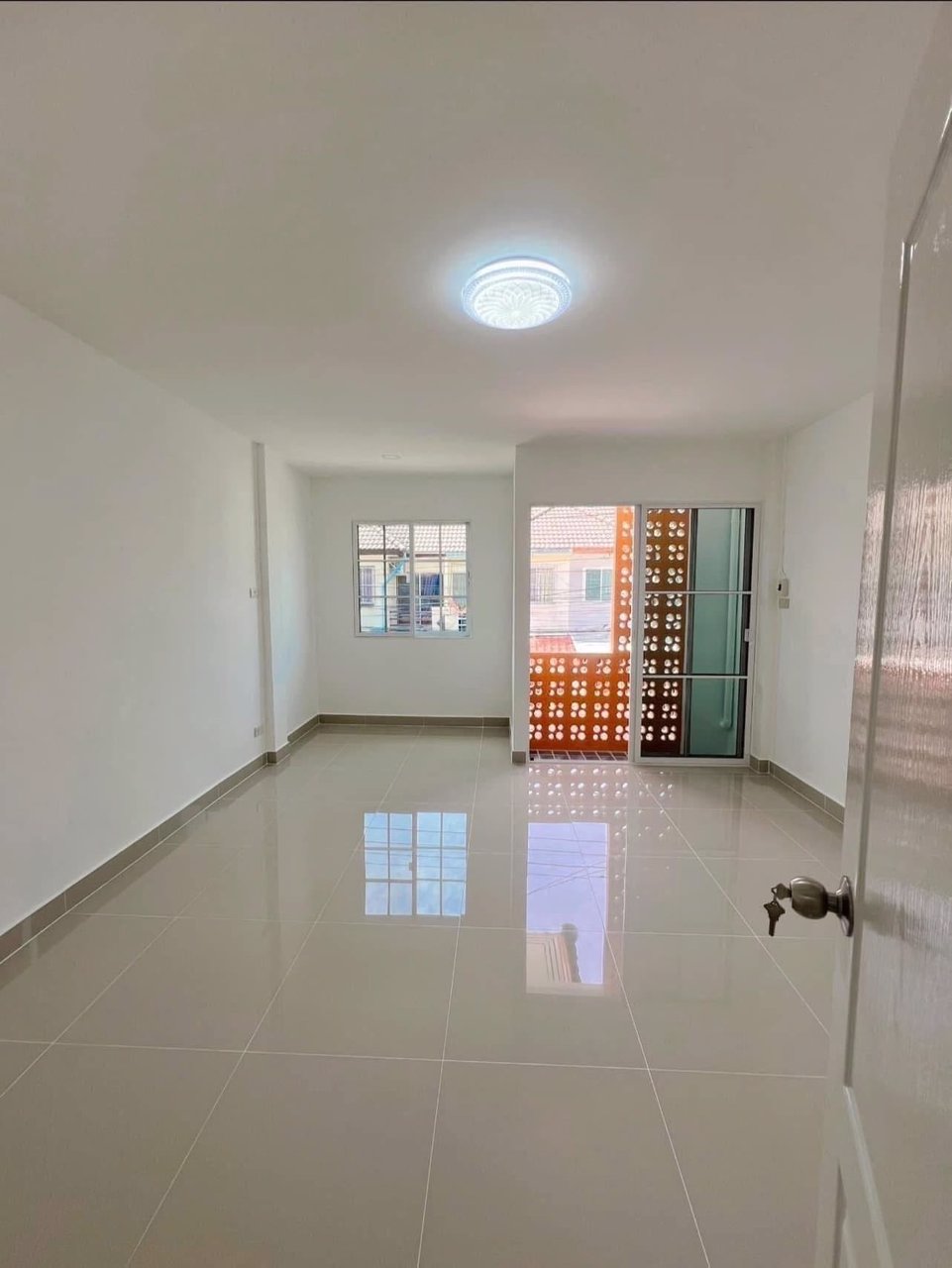 หมู่บ้านร็อคการ์เด้นโฮม2-ถวัชรพล-สายไหม