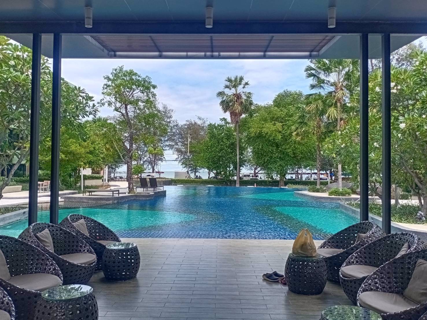 ขายคอนโด-ลุมพินีพาร์ค-บีชชะอำ-ขนาด-28-ตรม-พร้อมบิ้วอิน-ส่วนกลาง