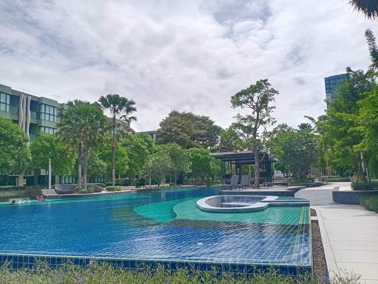 ขายคอนโด-ลุมพินีพาร์ค-บีชชะอำ-ขนาด-28-ตรม-พร้อมบิ้วอิน-ส่วนกลาง